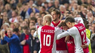 Ajax Amsterdam zostáva na čele holandskej ligy