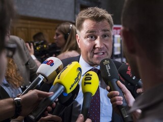 Voľby vo Švajčiarsku vyhrali konzervatívci, bodovali aj nacionalistickou rétorikou