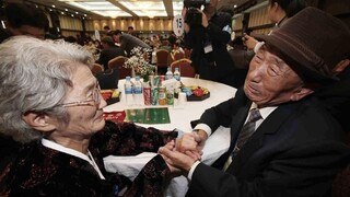 Kórejská vojna rozdelila mnoho rodín, niektoré sa stretli až teraz po 60 rokoch