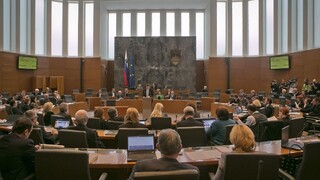 Slovinsko reaguje na príval utečencov, armáda dostala väčšie právomoci