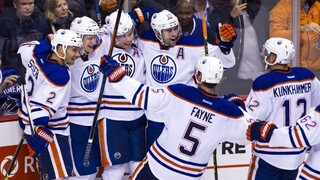 Sekera asistoval, Halák s prvou prehrou, Chára odohral 1200. zápas