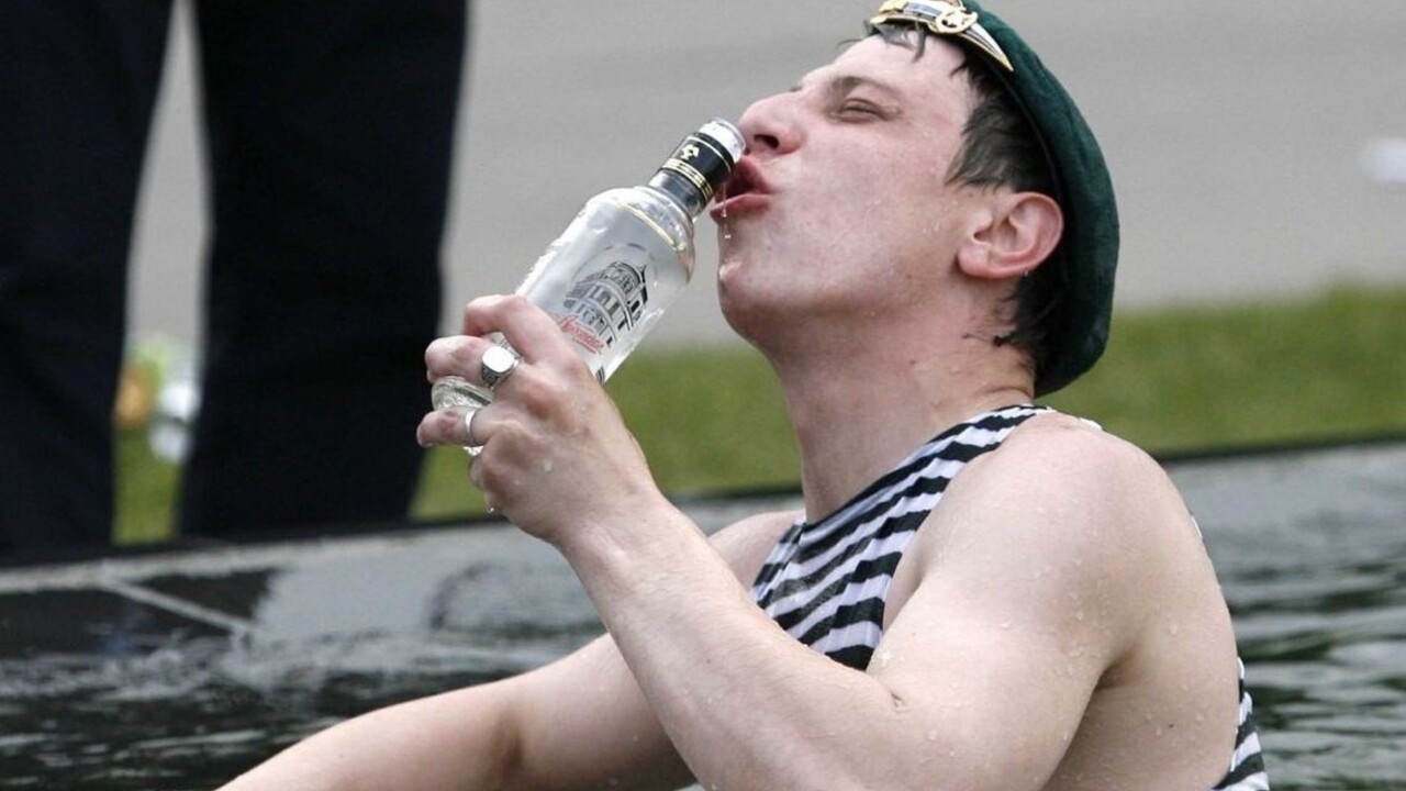 Oslava nehody kamióna s vodkou trvá už týždeň, vyslaní policajti sa zatiaľ nevrátili