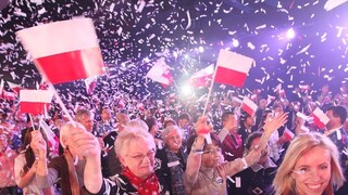 Poliaci si volia nový parlament, volebnú miestnosť v Biskupine zachvátil požiar