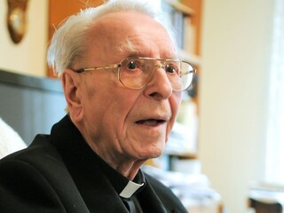 Až do pohrebu kardinála Korca budú znieť kostolné zvony