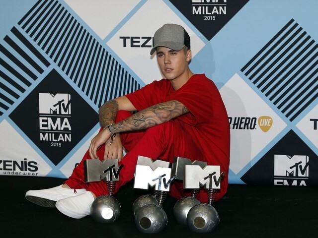 Hviezdou MTV Europe Music Awards bol Justin Bieber, Taylor Swiftová prepadla