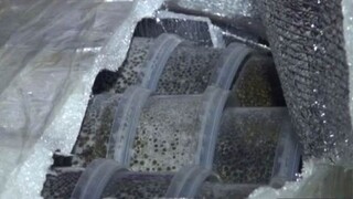 Pod vencami v uháňajúcom pohrebnom voze našli pol tony kaviáru