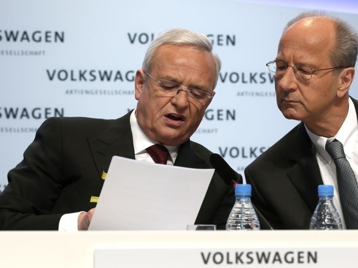Volkswagen pocítil škandál aj finančne, po 15 rokoch vykázal stratu