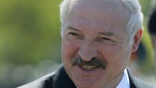Lukašenkov režim si vydýchne, Únia pozastavuje sankcie
