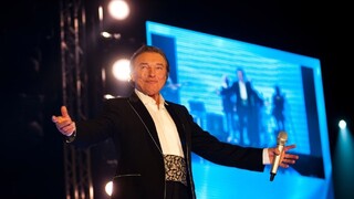 Zdravotný stav Karla Gotta sa postupne zlepšuje