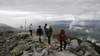 Vysokohorské chodníky v Tatrách v nedeľu sozónne uzatvoria