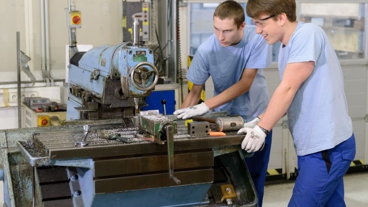 Nezamestnanosť v Únii klesla, bez práce je aj menej Slovákov