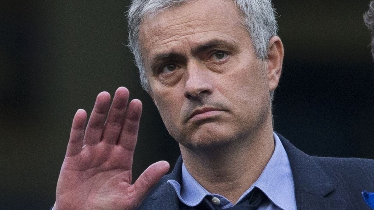 Po prehre Chelsea s Liverpoolom sa Mourinho nezmohol ani na odpoveď celou vetou