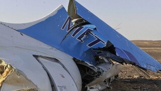 Ruské lietadlo, ktoré sa zrútilo v Egypte, sa podľa šéfa leteckého úradu rozpadlo vo vzduchu