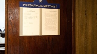 Opoziční poslanci podporujú prezidentov návrh, sudcovia majú v 67 rokoch skončiť