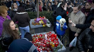 V Rumunsku tretí deň smútia za obeťami z nočného klubu