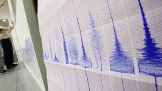 Stredné Slovensko zasiahlo zemetrasenie, na domoch praskali steny