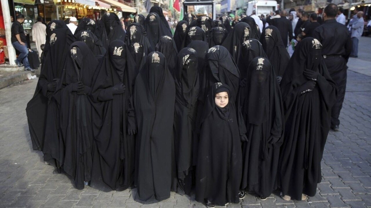 Upaľovanie či obriezky stoviek žien. V Iraku kolabuje právny systém