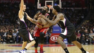 Siedme výhry Golden State a Atlanty, obhajcovia titulu sú stále bez prehry