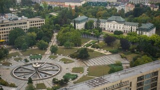 Vstup na vlastné riziko. Známemu bratislavskému námestiu sa ľudia majú vyhýbať