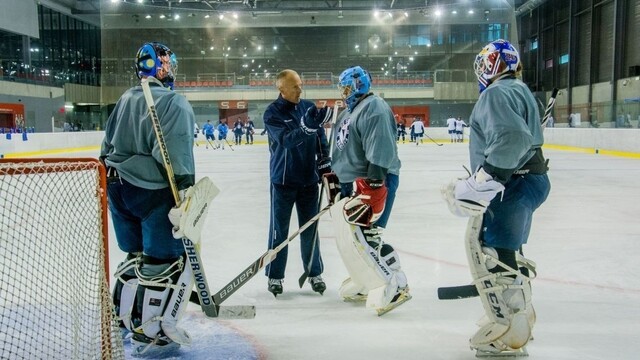 V Slovane končí tréner brankárov Tom Barrasso