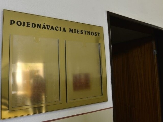 Sudcu z kauzy Baťa z talára nevyzliekli, potrestali ho znížením platu