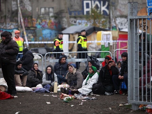 Švédsko zavádza dočasné hraničné kontroly, Nemci menia názor na migrantov