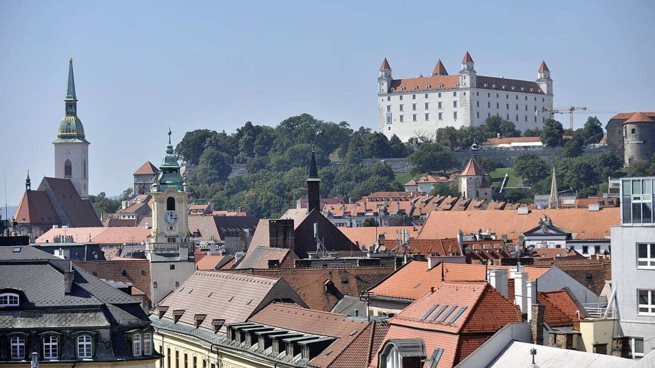Bratislava hrad centrum Staré mesto ilu 1140px (SITA/Ján Slovák)