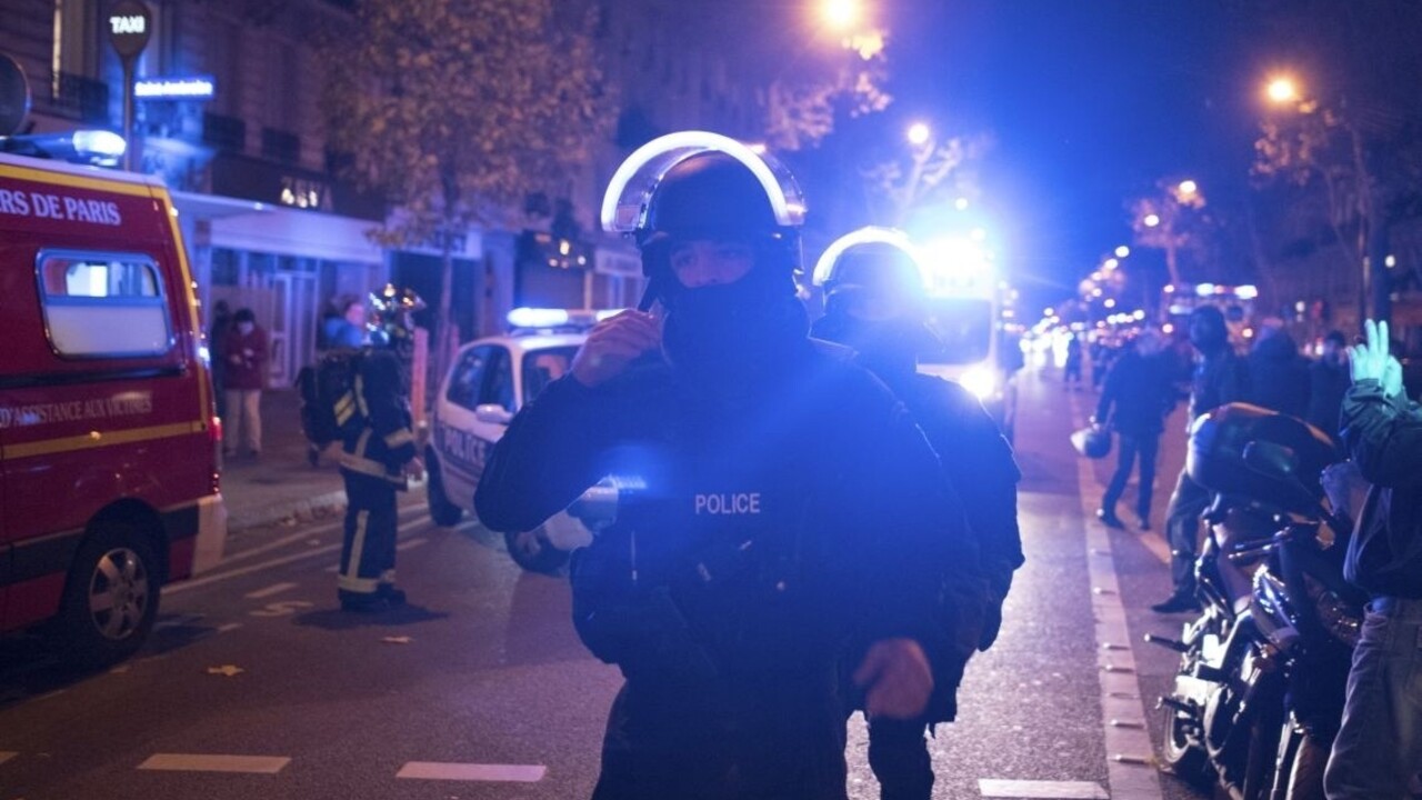 Parížom otriasli teroristické útoky, teroristi vraždili na šiestich miestach