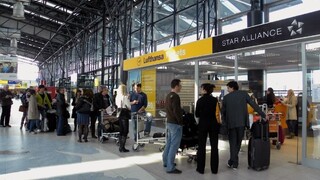 Čínske aerolinky pokukujú po pražskom letisku, Londýn či Paríž sú drahé