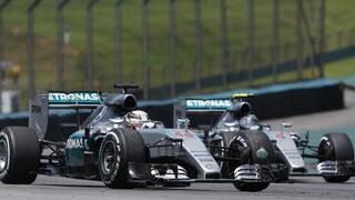 Rosberg v Brazílii so šiestou pole position v sezóne, druhý Hamilton