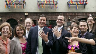 Katolícke Írsko sa mení, homosexuáli môžu oficiálne uzatvárať sobáš