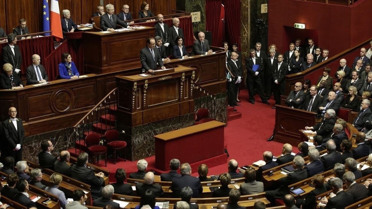 Francúzsko je vo vojne: Hollande zintenzívňuje boj proti Islamskému štátu