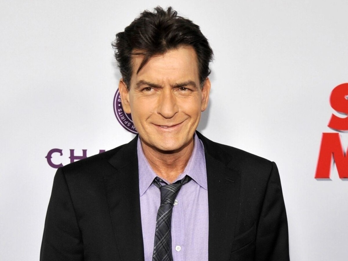 Charlie Sheen potvrdil, že je HIV pozitívny