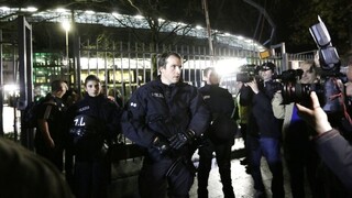 Nemecká polícia evakuovala štadión v Hannoveri, dôvodom mal byť podozrivý kufrík