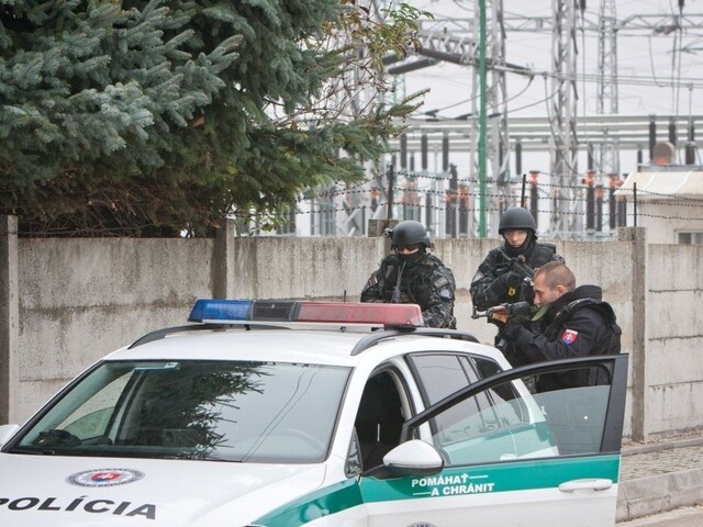 Teroristi na Slovensku? Cudzinci sa u nás skrývali v osade a vyrábali drony