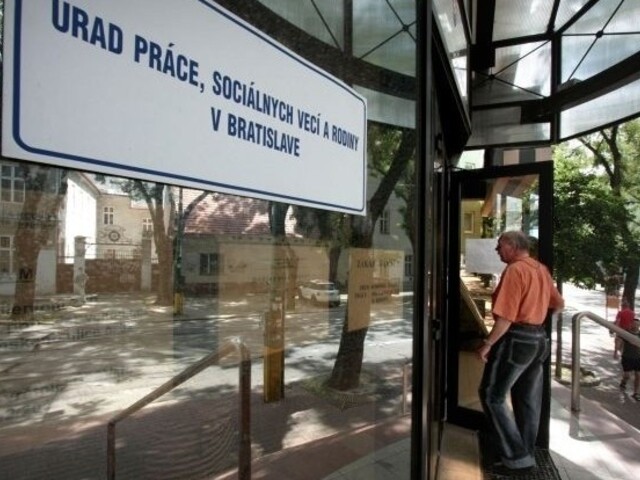 Úrady práce a personálne agentúry si vymenia informácie o nezamestnaných