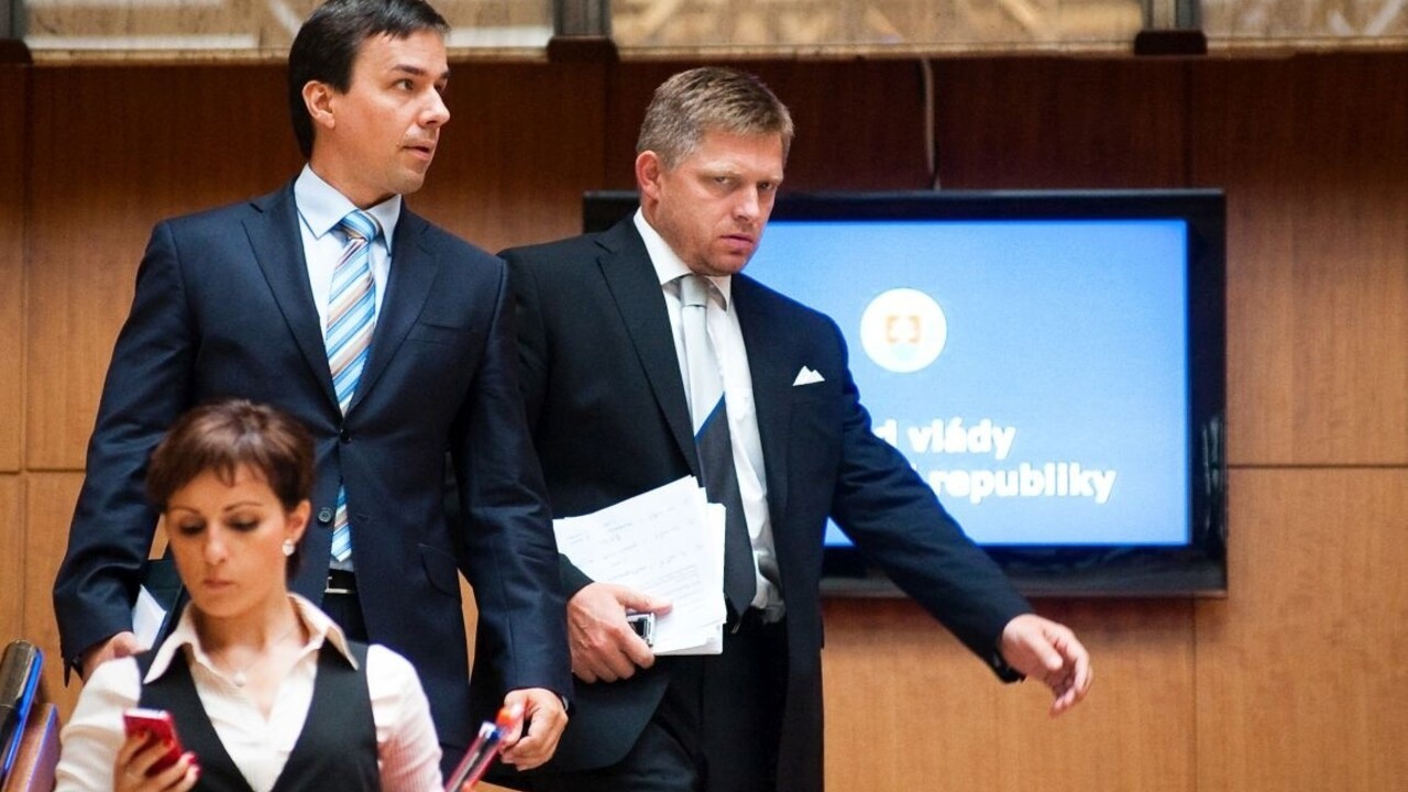 Na kandidátke Smeru pribudnú nové mená, kandiduje minister aj bývalý novinár