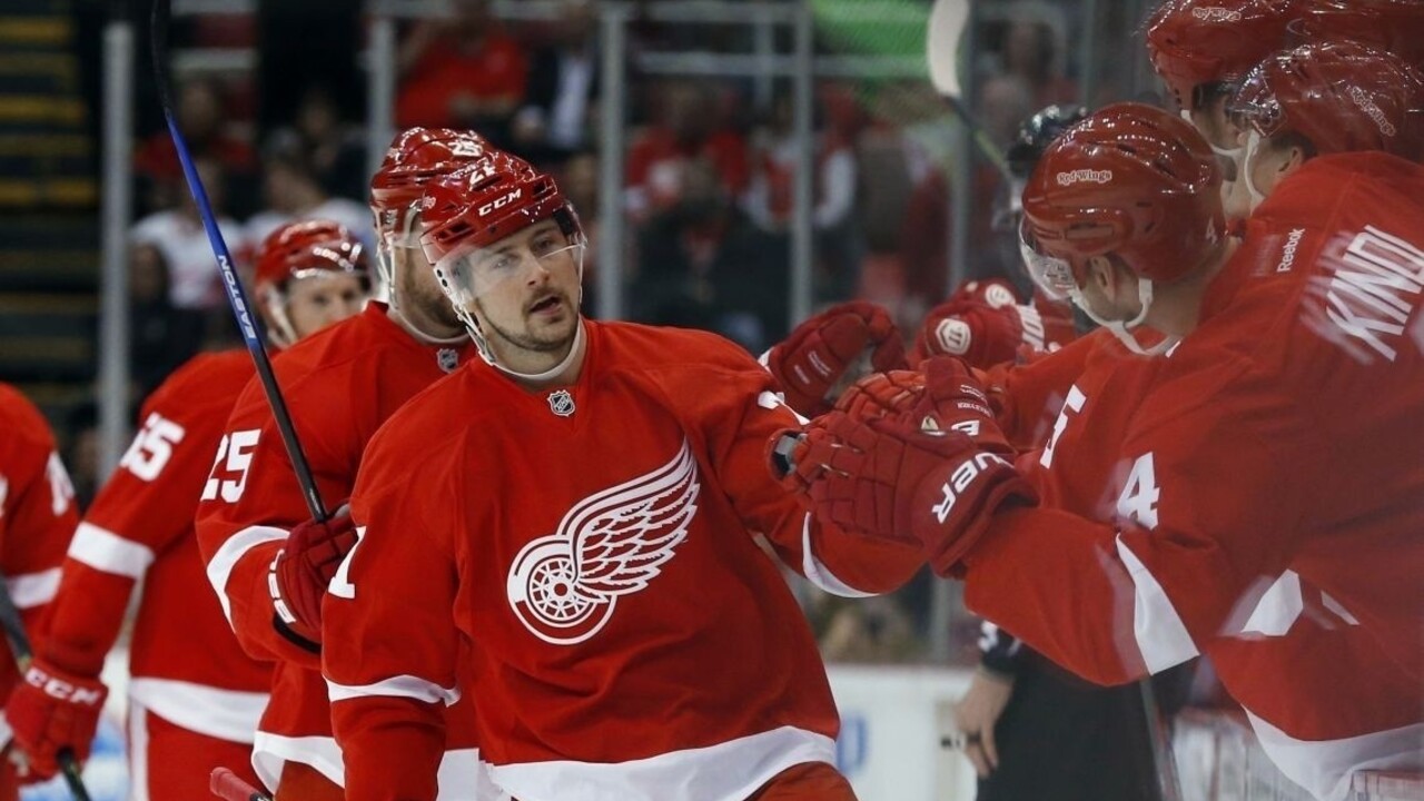 Zo súboja Tatar - Gáborík víťazne Detroit, Halák šiel predčasne pod sprchy