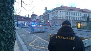 V Prahe pre obavy z teroristického útoku evakuovali hlavnú stanicu