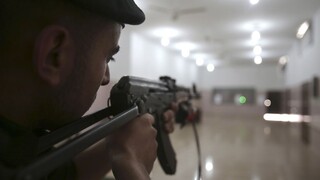 Komisia navrhuje zákaz držby samonabíjacích zbraní, vlastníci sa búria