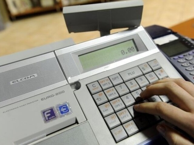 Česi zvažujú zaviesť registračné pokladnice napojené na internet
