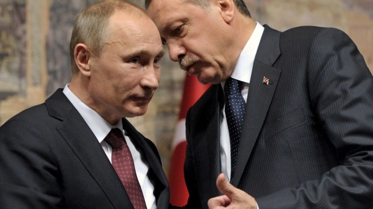 Erdogan sa chce podľa Kremľa stretnúť v Paríži s Putinom
