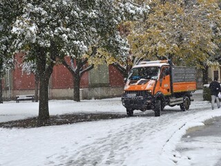 Prešovskí hasiči majú plné ruky práce, dopravu komplikuje kašovitý sneh