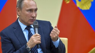 Putin uvalil na Turecko sankcie, zasiahnu dopravu aj obchod