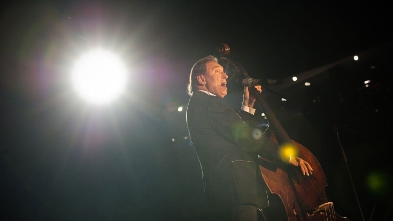 Fanúšikov nesklamal. Maestro Karel Gott si prevzal  jubilejného zlatého slávika