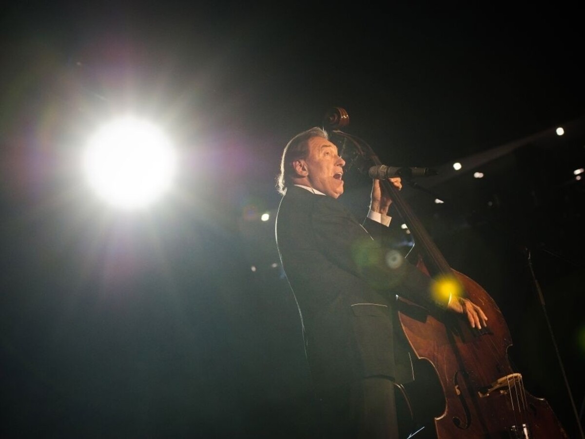 Fanúšikov nesklamal. Maestro Karel Gott si prevzal  jubilejného zlatého slávika