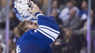 Islanders zvíťazili aj bez Haláka, Sparks sa zapísal do dejín