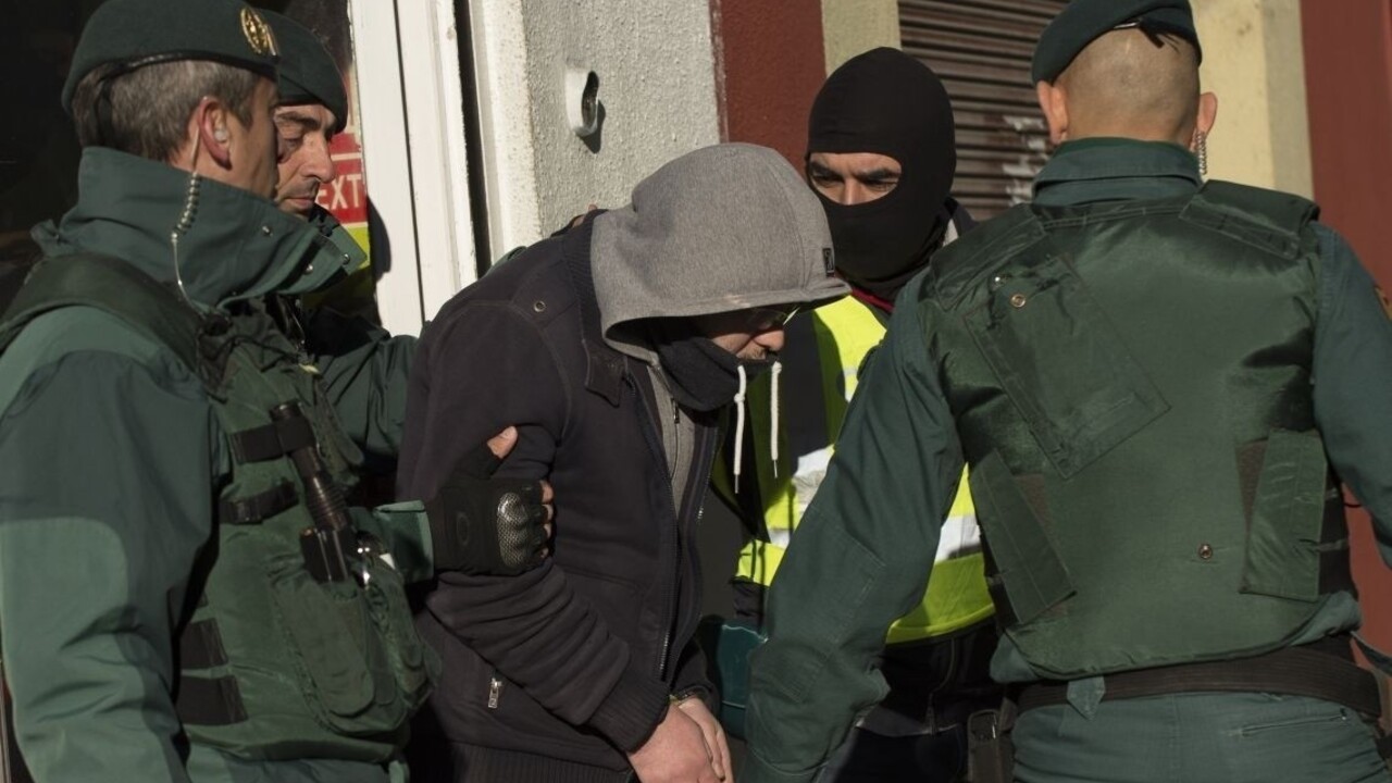 Zatkli členov džihádistickej bunky, pápežovi sa vyhrážali smrťou