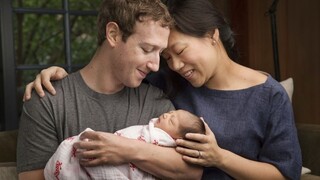 Zuckerberg sa stal otcom, akcie Facebooku venuje charite