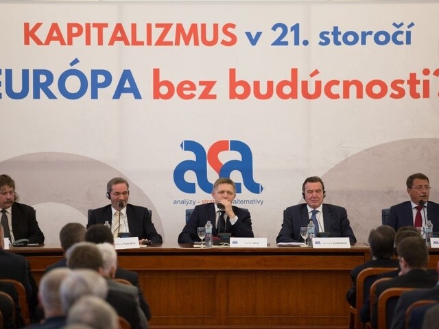 V Bratislave sa konala konferencia o budúcnosti Európy, diskutovali Fico aj Schröder